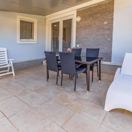 Semesterbostad Superior-5 By Interhome *