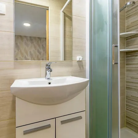 Superior-5 By Interhome Ferienhaus Pula