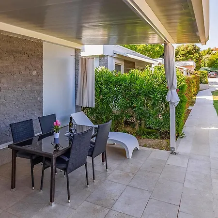 Superior-5 By Interhome Pula