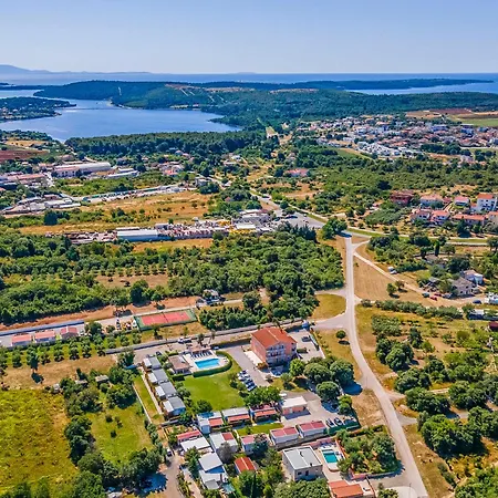 Superior-5 By Interhome Semesterbostad *